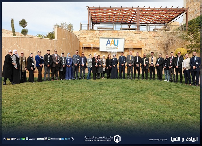 Aau graduates celebrat staff